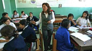 “La idea es que los docentes terminen ganando S/ 2,400 en el 2020”, asegura el MEF