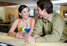 Contratan a probadores de fidelidad para buscar a pareja de quien los contrata e intentar seducirla