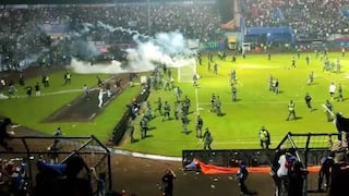 Tragedia total: 127 fallecidos como mínimo en un estadio de fútbol en Indonesia
