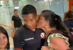 ¡Sorprendido! Mujer le roba un besito a Edison ‘Oreja’ Flores en el aeropuerto | VIDEO