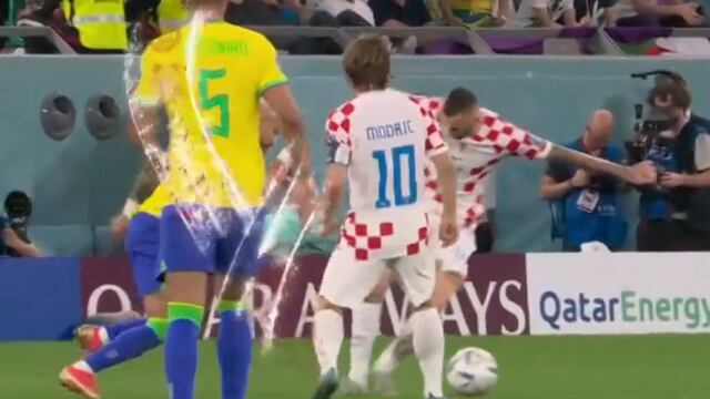 Neymar sacó a relucir su talento durante el Brasil vs. Croacia: el jugador aplicó un ‘túnel’ a Brozovic