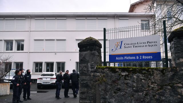 Francia: Profesora de colegio católico muere apuñalada por un alumno de 16 años