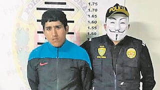 Policía chévere, disfrazado de Anonymous, atrapa a requisitoriado