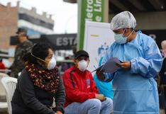 Defensoría exige habilitar más centros de vacunación contra la COVID-19