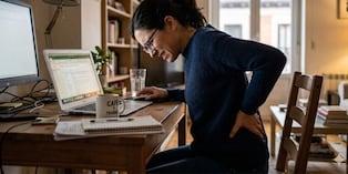 Teletrabajo sin pausas activas puede envejecer hasta 10 años la condición física