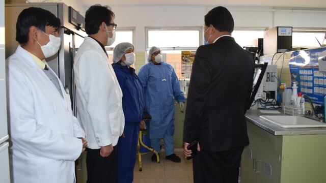 Especialistas del hospital Carlos Monge Medrano de Juliaca inician producción de ivermectina
