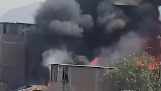 San Juan de Miraflores: reportan voraz incendio en una vivienda del sector El Pacífico