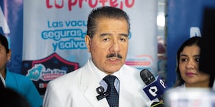 Segundo Acho presentó su renuncia y se la aceptó; el ministro de Salud, Luis Quiroz, presentó su renuncia y estaba hasta anoche en evaluación por el presidente José Balcázar.