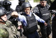 Elecciones en Ecuador: con chaleco antibalas y casco, votó Christian Zurita, candidato que reemplazó al asesinado Villavicencio