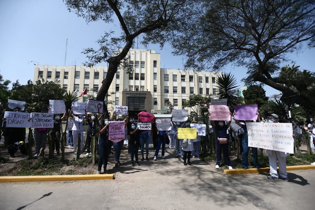 Profesionales de salud anuncian huelga indefinida desde el 21 de noviembre. (Foto: Jesús Saucedo/@photo.gec)