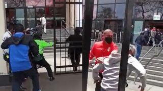 Manifestantes ingresan por la fuerza al Ministerio de Trabajo y Promoción del Empleo | VIDEO
