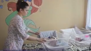 Mujer da a luz luego de dos meses de haber parido a su primer bebé | FOTOS