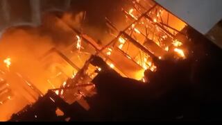 Reportan incendio de gran proporción en hotel del boulevard de Máncora | VIDEO