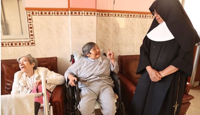 Ancianitos se alistan para recibir al papa
