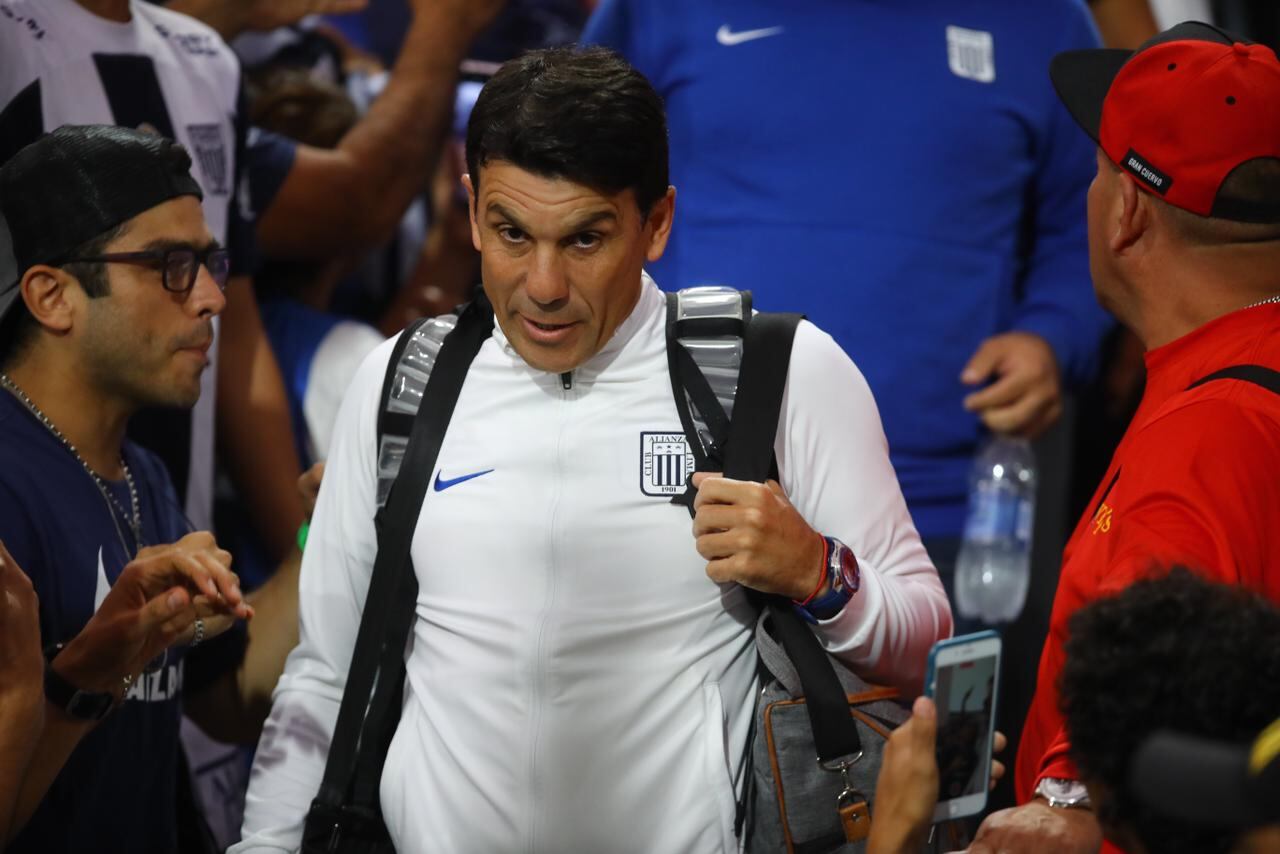Alianza Lima ya no contará con el DT Mauricio Larriera. (Foto: Leonardo Fernández / @photo.gec)