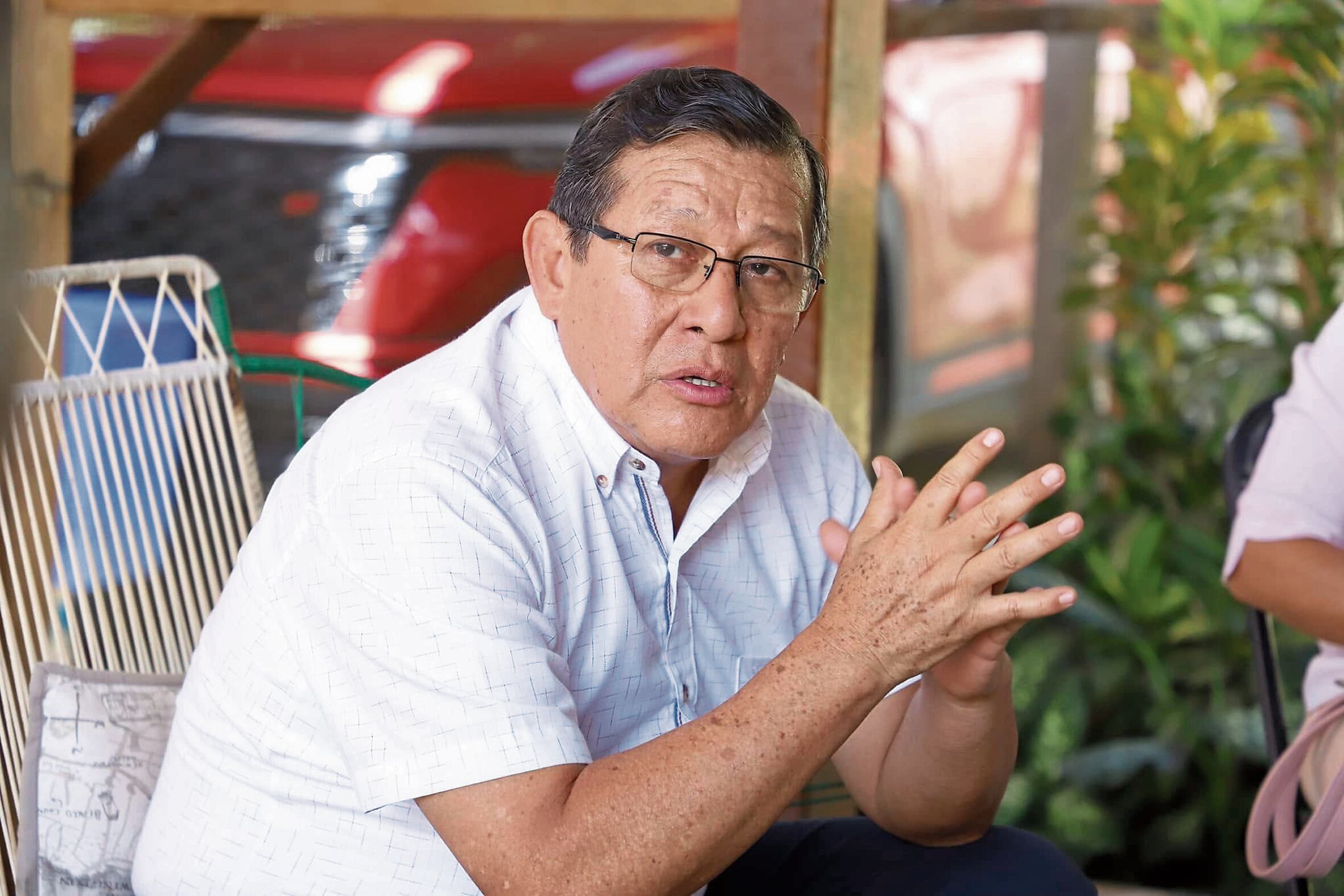 El presidente del Congreso, Eduardo Salhuana, defiende contratrazo de una militante de APP, quien como él integra el partido de César "Plata como cancha" Acuña.