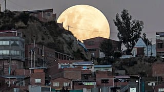 “Luna de Sangre” crea impresionantes postales en gran parte del mundo