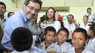 Ministro Jiménez entregará dinero recaudado del Village Dakar a colegio 