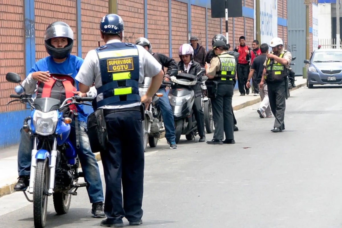 Circular en moto con dos personas será multado en Lima y Callao desde enero. (Foto: Andina)