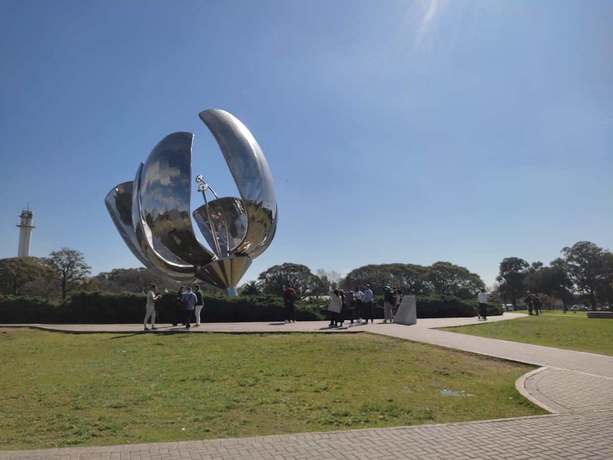 Floralis genérica, Buenos Aires.