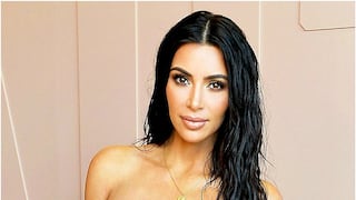 Kim Kardashian y Kris Jenner lucen idénticas en foto por su cumpleaños 