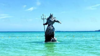 “Condenan” a estatua por atraer a huracán y hasta convocan a gente para tumbarla