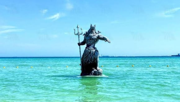 La estatua de la deidad griega de los mares Poseidón ha “enojado” al dios maya Chaac, aseguran.