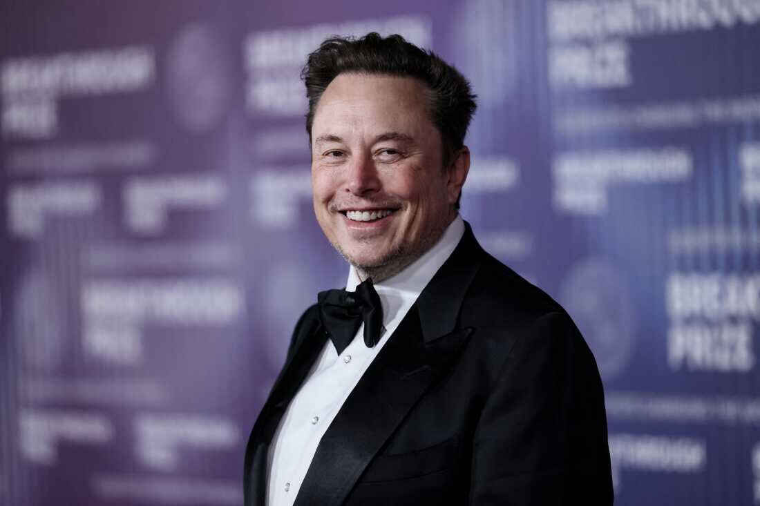 South African businessman Elon Musk arrives at the Tenth Breakthrough Prize Ceremony at the Academy Museum of Motion Pictures in Los Angeles, California, on April 13, 2024. (Photo by ETIENNE LAURENT / AFP) (Photo by ETIENNE LAURENT/AFP via Getty Images)