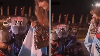 Competidor argentino le pidió matrimonio a su novia en premiación del Dakar (VIDEO)