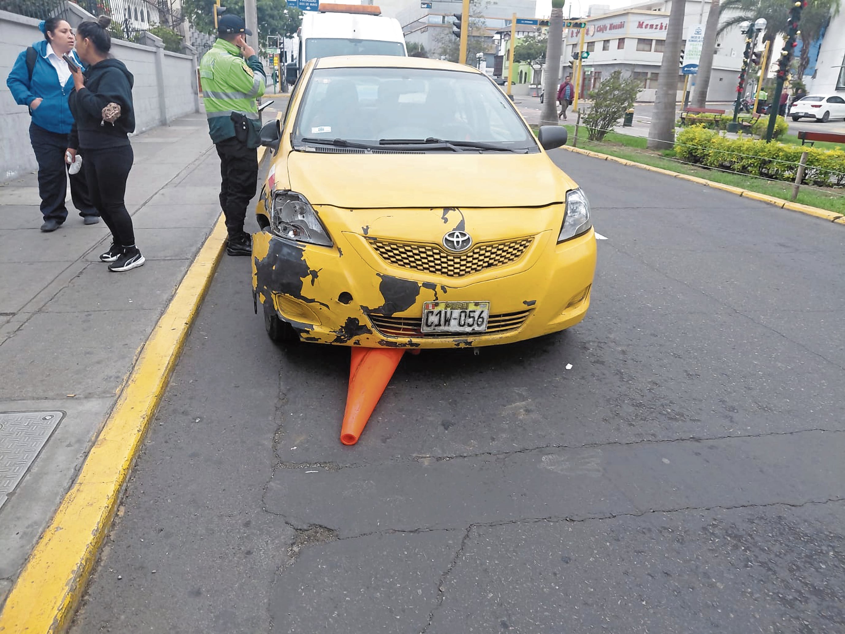 Vehículo usado por taxista por aplicativo denunciado por abuso sexual.