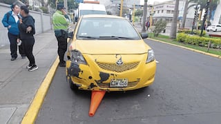 Taxista por aplicativo intenta abusar de joven y luego atropella a mujer