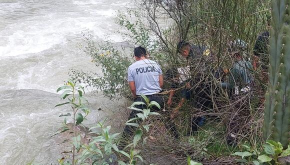 La miniván todavía no ha sido hallada y se presumen que se encuentra sumergida en el río Cañete. Foto: PNP