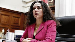 Cecilia Chacón es criticada por confundir bandera del Perú en mensaje a la selección 