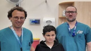 ¡Milagro!: Médicos logran unir la cabeza de un niño “decapitado” tras ser arrollado por un auto
