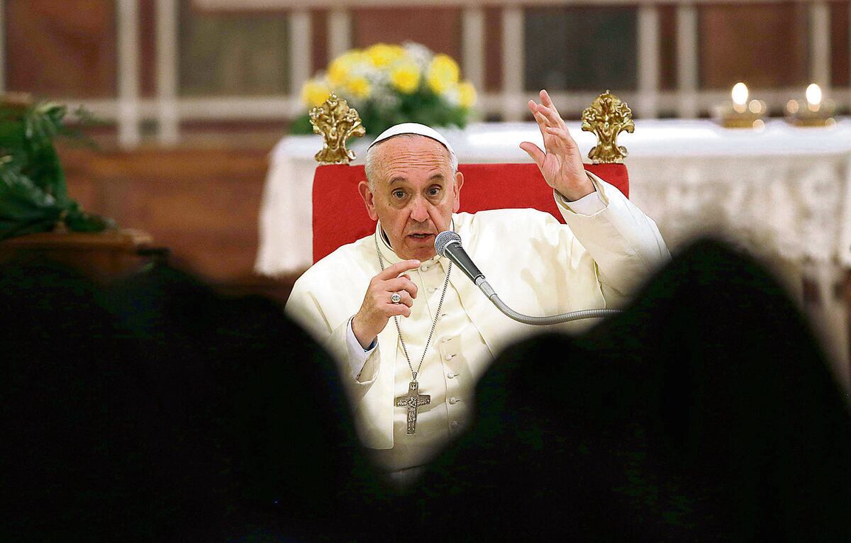 El papa Francisco debe explicaciones sobre su proceder y si concuerda con la Biblia. (Foto: AFP)