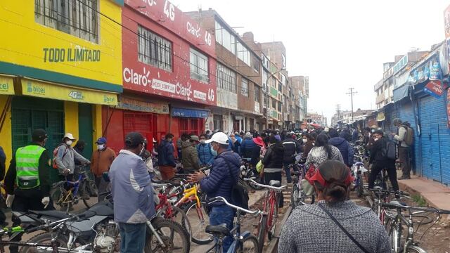 Puno: Comerciantes informales invaden calles de Juliaca y provocan descontrol
