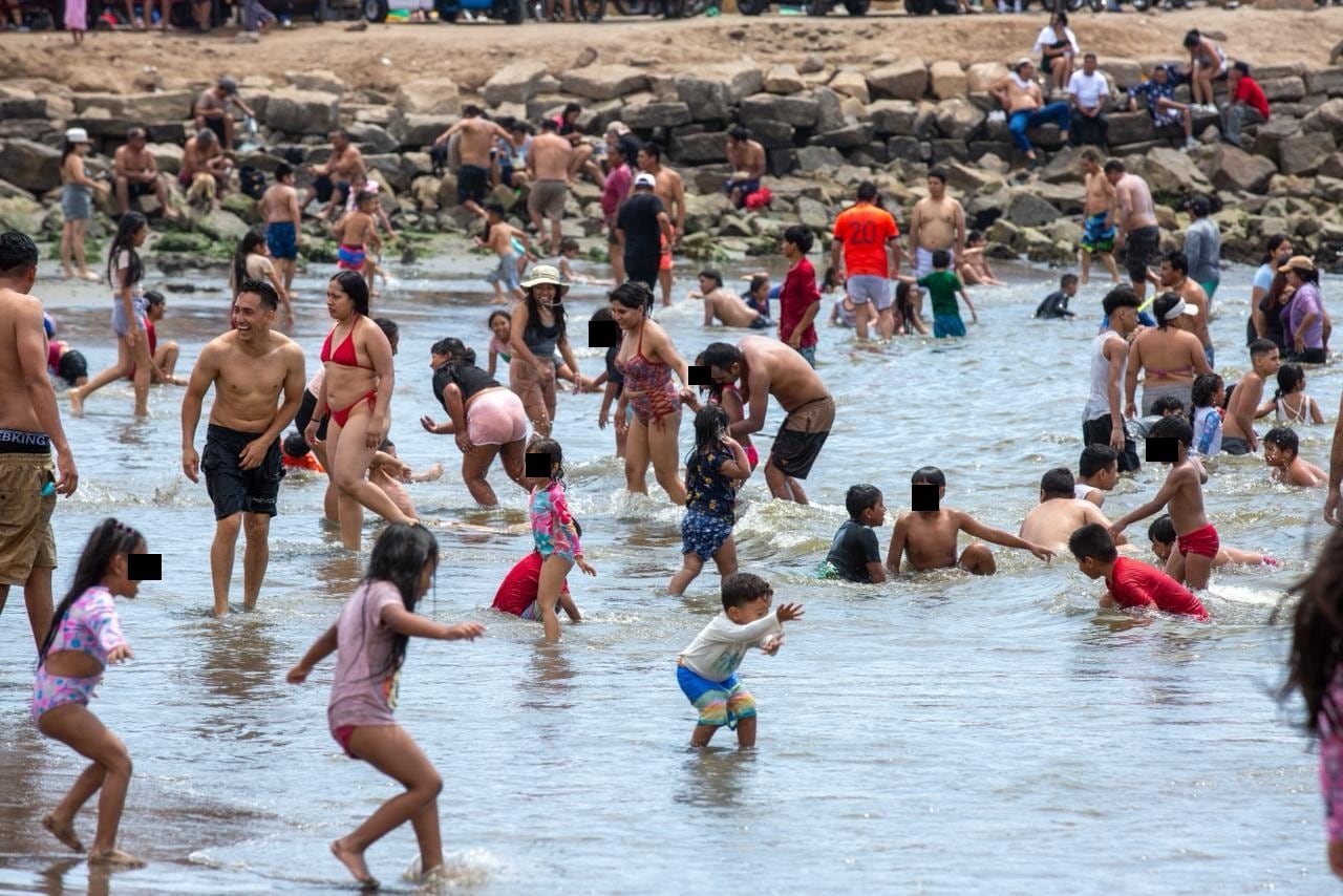 Familias enteras aprovecharon que ya es verano y el día no laborable para disfrutar dl 25 de diciembre en Lima, Perú. (Foto: Fernando Sangama / @photo.gec)