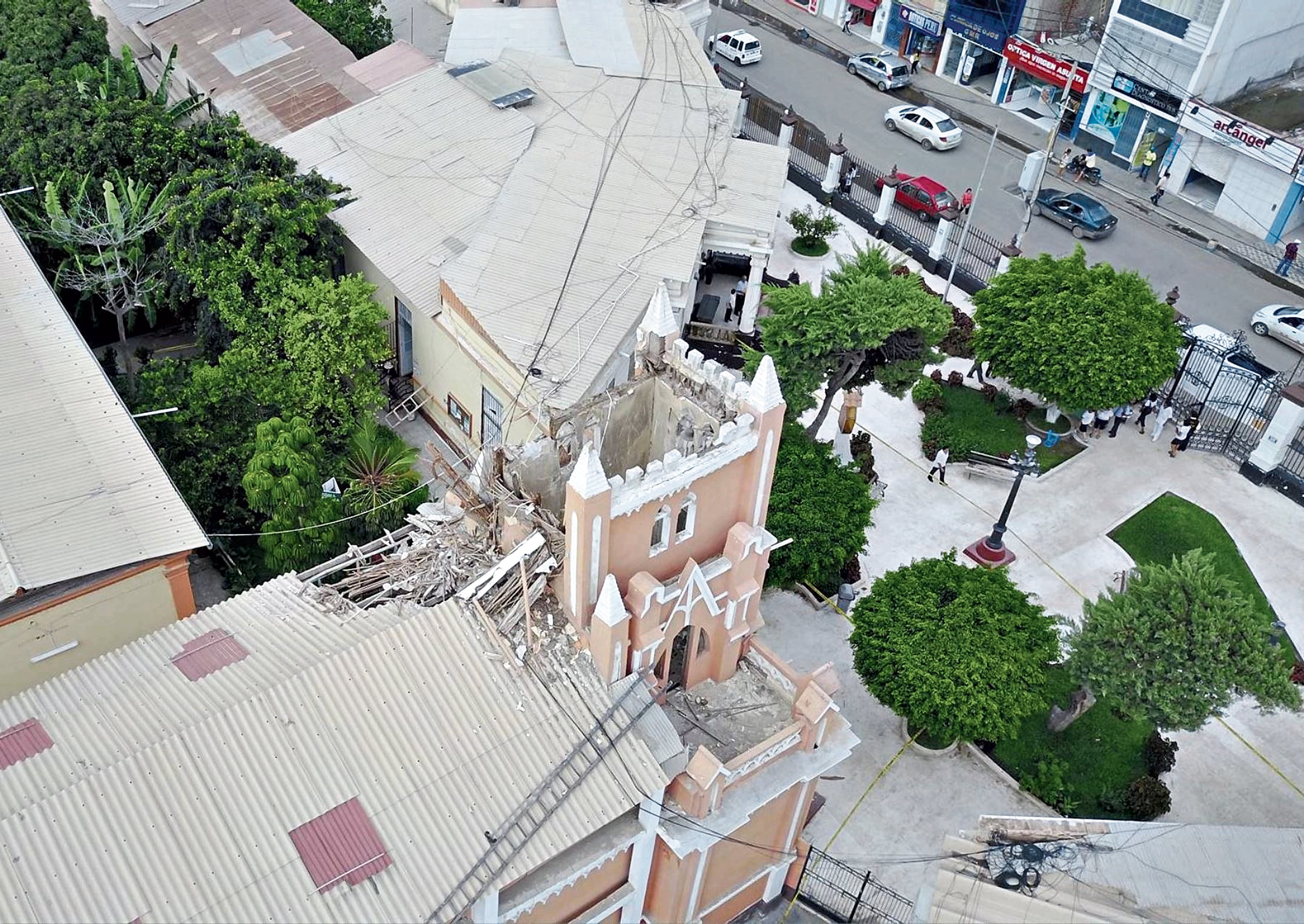 Oscuros procesos opacan obras en nosocomios norteños.