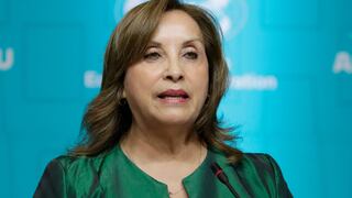 Dina no asiste a clausura de CADE y recibe críticas