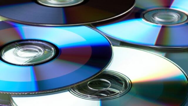 Decomisan miles de CD's y DVD's piratas en galería del Cercado de Lima