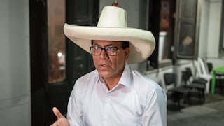 Roberto Sánchez y Rafael López Aliaga pelean voto a voto por medirse con Keiko