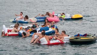 Vientos hacen que 1.500 bañistas estadounidenses 'invadan' Canadá 