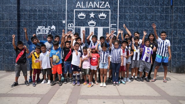 La Victoria: niños victorianos acudieron al ‘Tour Blanquiazul’ para visitar las instalaciones de Alianza Lima