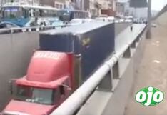 Camión colisiona contra puente en bypass de San Juan de Miraflores al intentar atravesarlo