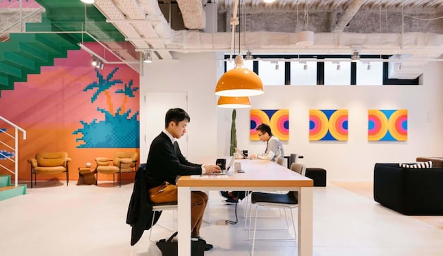 Empresas rediseñan oficinas para retener a sus trabajadores