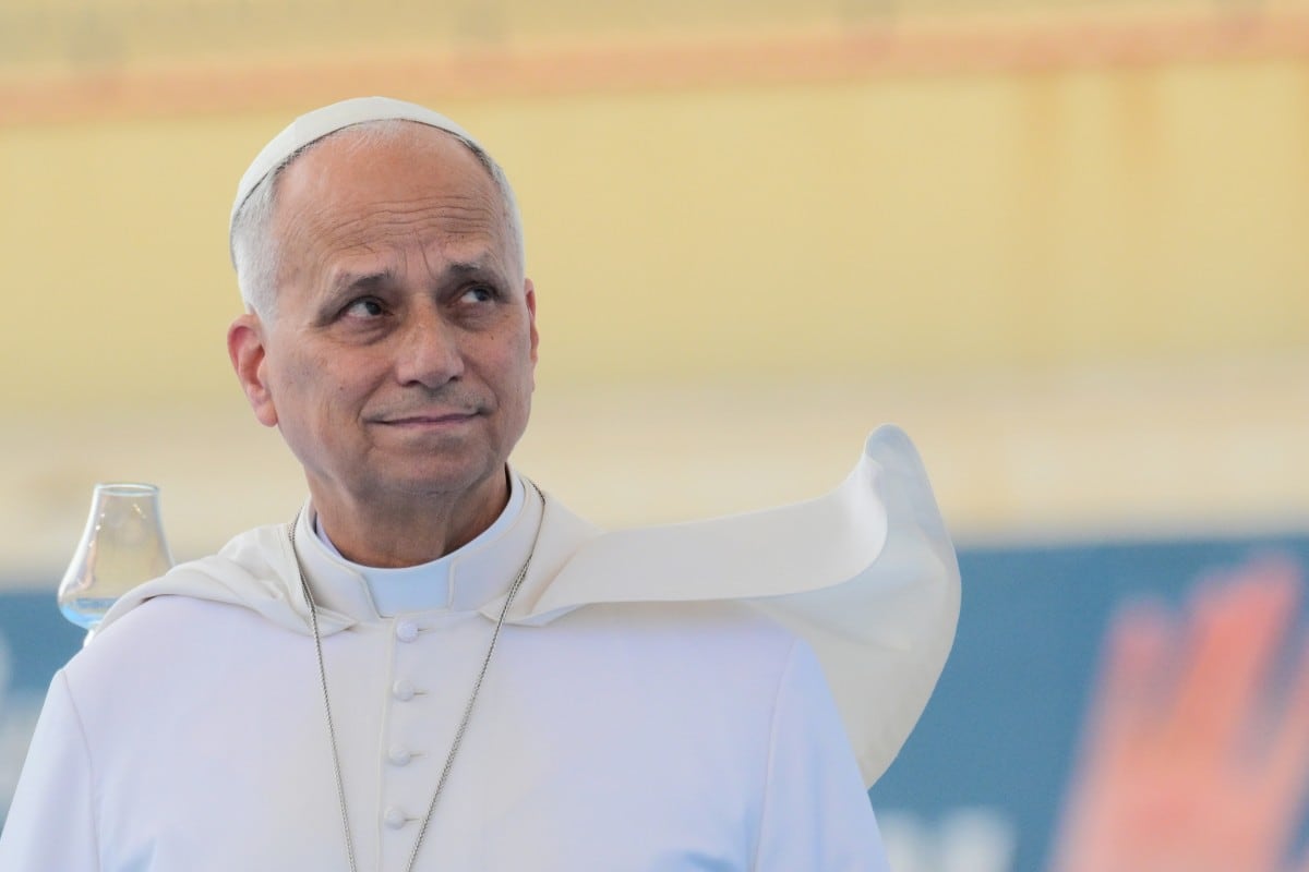 El papa León XIV reacciona a su llegada a una misa durante una visita de un día a la isla de Lampedusa, al sur de Sicilia, el 4 de julio de 2026. (Tiziana FABI / AFP)
