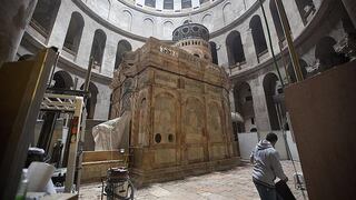La Tumba de Jesucristo restaurada luce en Iglesia del Santo Sepulcro 