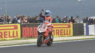 ​Marco Melandri gana dos veces en Phillip Island y lidera en Superbikes