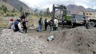 Caen 10 hombres por minería ilegal e incautan equipos por 2 millones de soles en Cusco