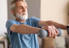 Hombres sedentarios enfrentan mayor riesgo de cáncer: actividad física es clave para prevenirlo